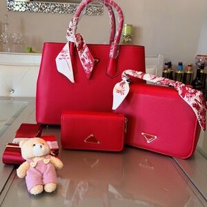 Elegant Red Women's Shoulder Bag Set